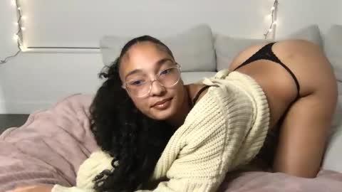 Snapshot of rosalinatoosexy chatting on 04-23-26, 04:24 Rosalina online show from 04-23-26, 04:24