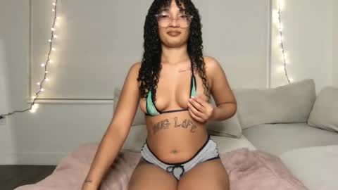 Snapshot of rosalinatoosexy chatting on 04-29-26, 04:49 Rosalina online show from 04-29-26, 04:49