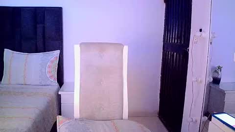 Snapshot of rosalindasexy chatting on 12-24-24, 09:06 Rosalinda online show from 12-24-24, 09:06