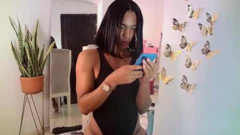 Snapshot of rosalindasexy chatting on 02-05-25, 05:30 Rosalinda online show from 02-05-25, 05:30