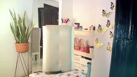 Snapshot of rosalindasexy chatting on 02-08-25, 02:58 Rosalinda online show from 02-08-25, 02:58