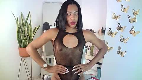 Snapshot of rosalindasexy chatting on 02-26-25, 04:47 Rosalinda online show from 02-26-25, 04:47