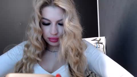 Snapshot of rosaline_ly chatting on 07-14-26, 01:50 Rosalina online show from 07-14-26, 01:50