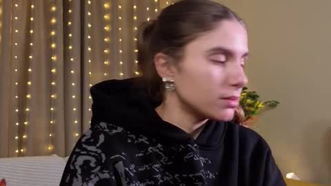 Kylie online show from 01-10-26, 03:25