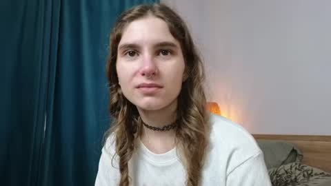 Snapshot of rosalvaulman chatting on 07-19-26, 05:49 Kylie online show from 07-19-26, 05:49