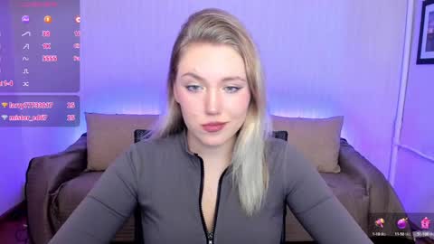 Snapshot of rose_brooks chatting on 02-06-25, 07:51 Rose but u can call me princess online show from 02-06-25, 07:51