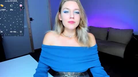 Snapshot of rose_brooks chatting on 10-09-25, 08:18 Rose but u can call me princess online show from 10-09-25, 08:18