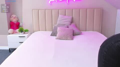 Snapshot of rose_dixon chatting on 12-04-25, 12:09 Kimberlly online show from 12-04-25, 12:09