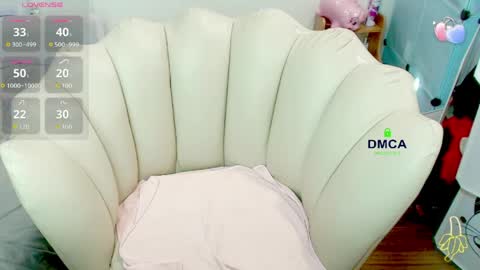 Snapshot of rose_rosemary chatting on 06-03-26, 01:19 Rose online show from 06-03-26, 01:19