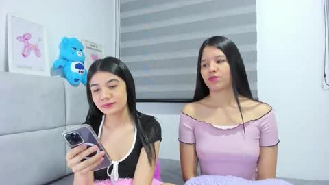 Rose y Miah online show from 09-26-25, 05:33