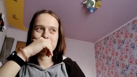 Snapshot of roseannehensle chatting on 12-05-25, 01:36 Sophie online show from 12-05-25, 01:36