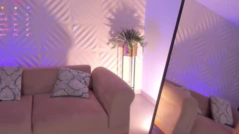 Rose  online show from 03-09-25, 12:10