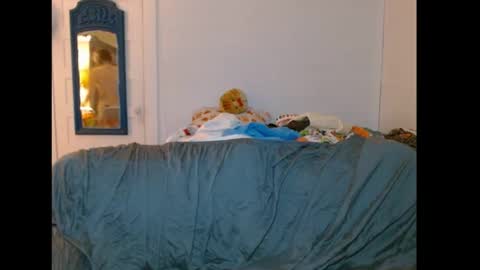 Rose Frostpond online show from 03-11-25, 10:40