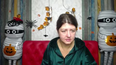 Snapshot of rosehille chatting on 11-15-25, 06:22 RoseHille online show from 11-15-25, 06:22