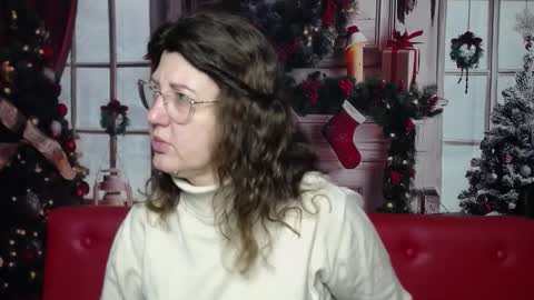 Snapshot of rosehille chatting on 12-21-25, 06:20 RoseHille online show from 12-21-25, 06:20