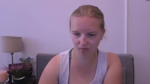 Snapshot of rosehypnotic chatting on 06-25-26, 07:46 Rose online show from 06-25-26, 07:46