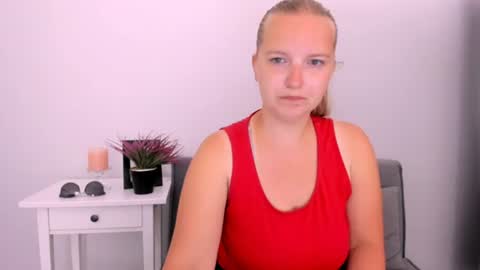 Snapshot of rosehypnotic chatting on 07-17-26, 07:26 Rose online show from 07-17-26, 07:26