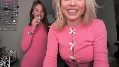 Sophie and Sarah online show from 04-17-26, 07:28
