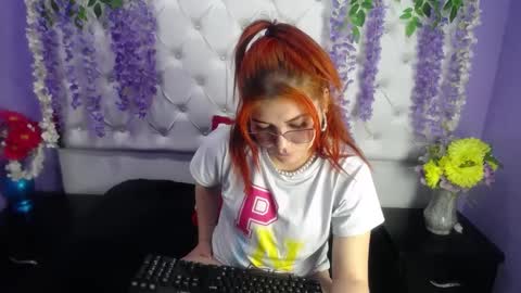 Snapshot of roselyn_arnold chatting on 12-18-24, 01:23 Julieta online show from 12-18-24, 01:23