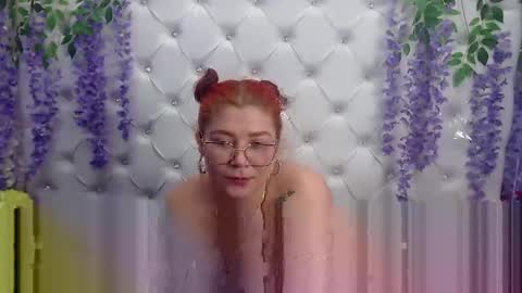 Snapshot of roselyn_arnold chatting on 01-16-25, 06:06 Julieta online show from 01-16-25, 06:06