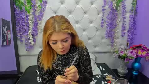 Snapshot of roselyn_arnold chatting on 09-17-25, 12:40 Julieta online show from 09-17-25, 12:40