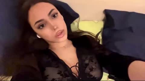 Snapshot of rosenavillifana chatting on 12-03-25, 03:21 Mimi online show from 12-03-25, 03:21