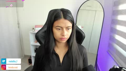 Snapshot of roseparis chatting on 12-18-25, 02:45 Nat online show from 12-18-25, 02:45