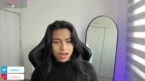 Snapshot of roseparis chatting on 12-22-25, 02:36 Nat online show from 12-22-25, 02:36