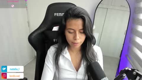 Snapshot of roseparis chatting on 01-05-26, 05:27 Nat online show from 01-05-26, 05:27