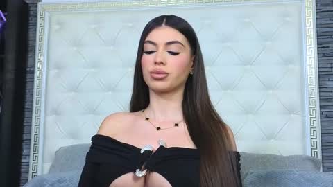 Snapshot of rosevanessa chatting on 02-16-26, 06:20 Gabriela online show from 02-16-26, 06:20