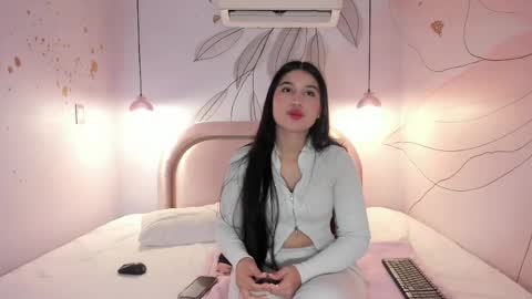 Snapshot of rosie_chell chatting on 05-14-26, 11:50 Rosie online show from 05-14-26, 11:50