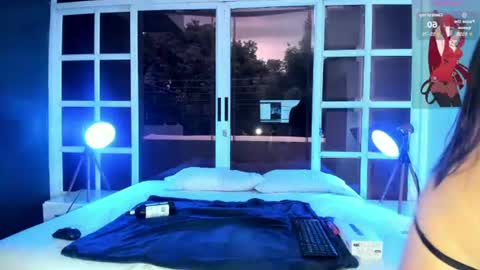 Snapshot of rosie_chell chatting on 07-09-26, 12:09 Rosie online show from 07-09-26, 12:09