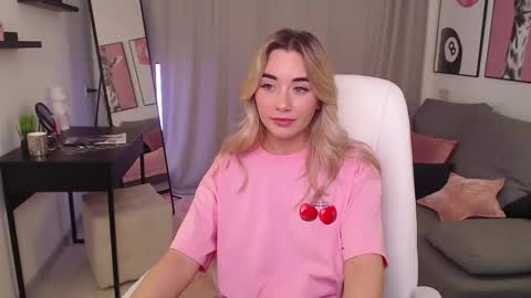 Rosie online show from 11-13-25, 01:04