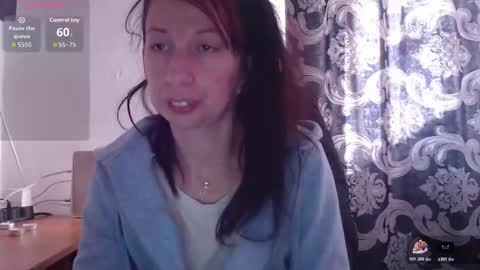 Snapshot of rosiehayes chatting on 11-13-25, 08:24 RosieHayes online show from 11-13-25, 08:24