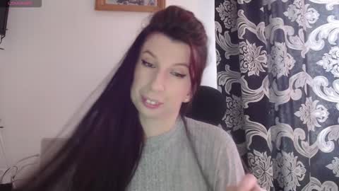 Snapshot of rosiehayes chatting on 12-14-25, 11:15 RosieHayes online show from 12-14-25, 11:15