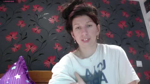 Snapshot of rosiehayes chatting on 03-31-26, 08:09 RosieHayes online show from 03-31-26, 08:09