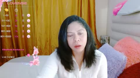 Snapshot of rositaredred chatting on 11-18-25, 04:39 ROSE online show from 11-18-25, 04:39