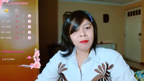 Snapshot of rositaredred chatting on 12-01-25, 05:23 ROSE online show from 12-01-25, 05:23