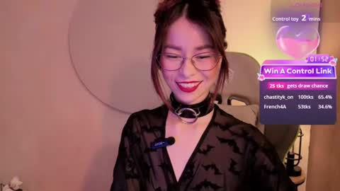 Snapshot of rosse_98_ chatting on 06-25-26, 02:43 Miss Rosse online show from 06-25-26, 02:43