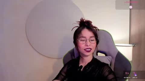 Snapshot of rosse_98_ chatting on 06-29-26, 02:50 Miss Rosse online show from 06-29-26, 02:50