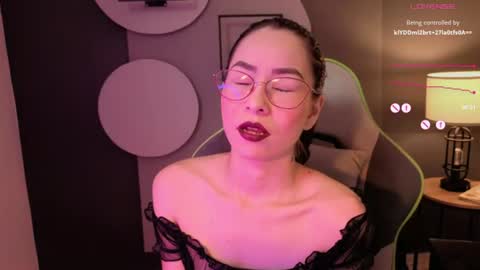 Snapshot of rosse_98_ chatting on 07-15-26, 03:50 Miss Rosse online show from 07-15-26, 03:50