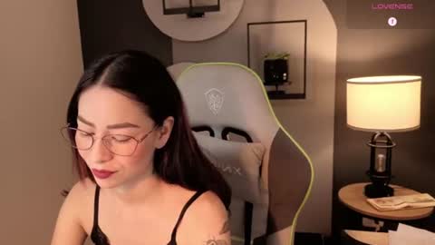 Snapshot of rosse_98_ chatting on 07-18-26, 01:48 Miss Rosse online show from 07-18-26, 01:48