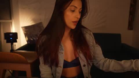 Rossey online show from 12-17-25, 01:33