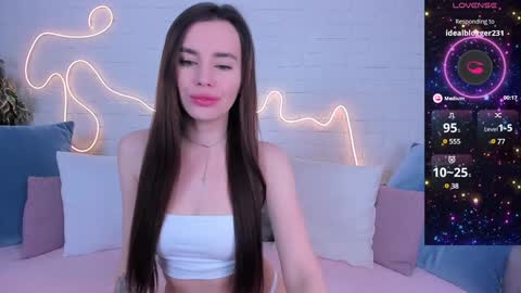 Snapshot of rossy_babe_ chatting on 01-22-25, 12:06 Rossy online show from 01-22-25, 12:06