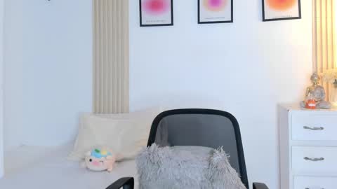 Snapshot of rossy_x chatting on 09-19-25, 04:18 rossy_x online show from 09-19-25, 04:18