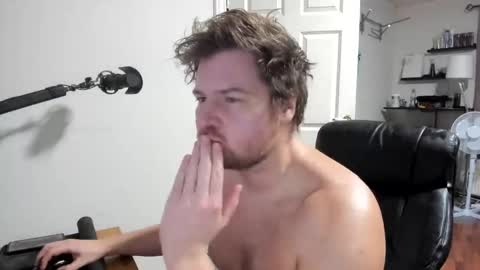 Snapshot of rostungurinn chatting on 01-03-25, 04:11 Rostungur online show from 01-03-25, 04:11