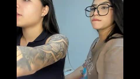 Snapshot of rous_and_sweet chatting on 11-27-25, 03:19 Rous and Sweet online show from 11-27-25, 03:19