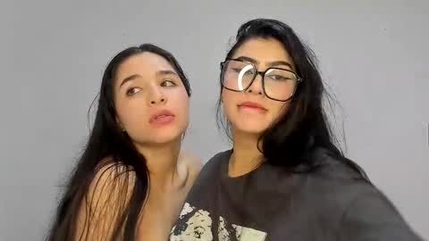 Snapshot of rous_and_sweet chatting on 12-23-25, 02:42 Rous and Sweet online show from 12-23-25, 02:42