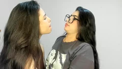 Snapshot of rous_and_sweet chatting on 02-01-26, 04:44 Rous and Sweet online show from 02-01-26, 04:44