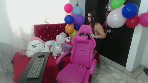 Snapshot of rous_kinky chatting on 04-26-26, 04:26 rous_kinky online show from 04-26-26, 04:26